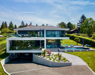 Master Villa 47: Ultimate Luxury Retreat with Serviced Amenities by Lake Geneva