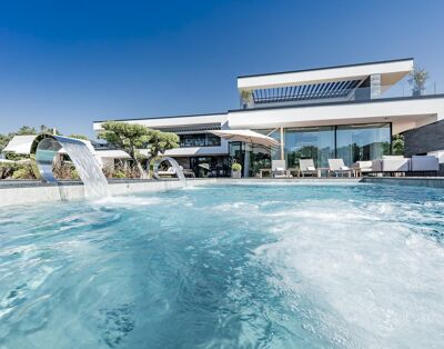 Ultima Geneva Grand Villa